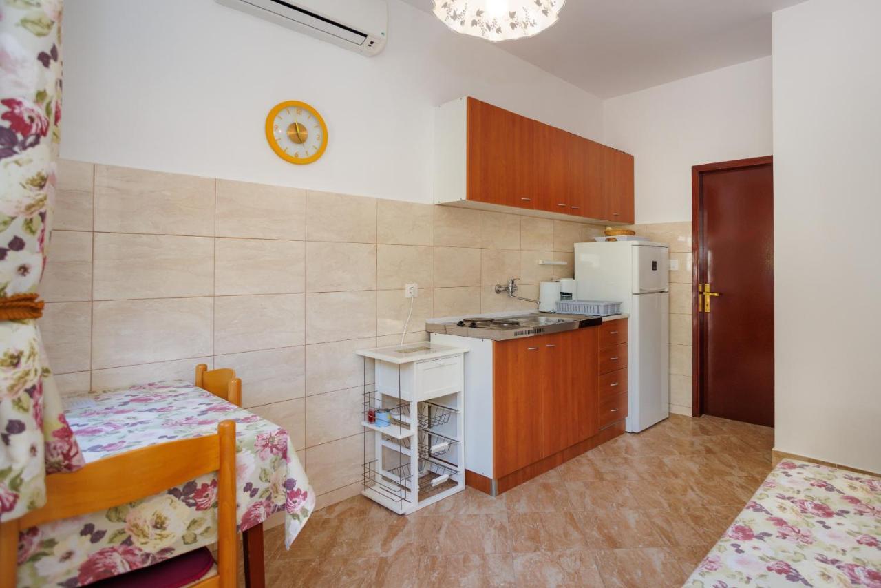 Apartment Studio Close To Sea Krk Town Zewnętrze zdjęcie